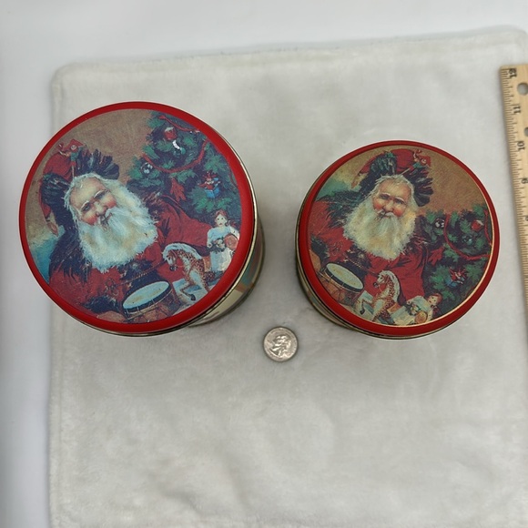 Vintage Christmas Decor Tin’s Lot of Two - Picture 4 of 10
